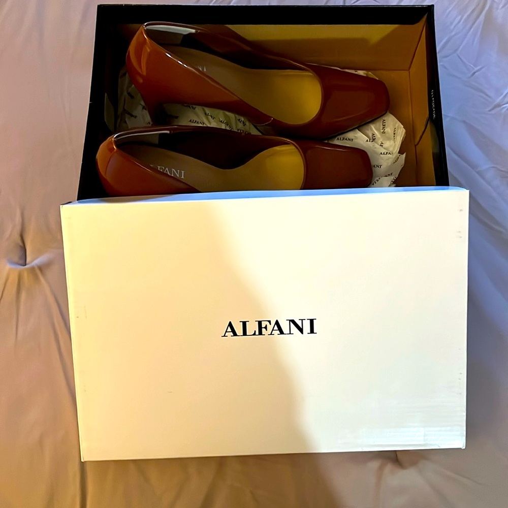 Alfani Tarah Cognac PT size 7